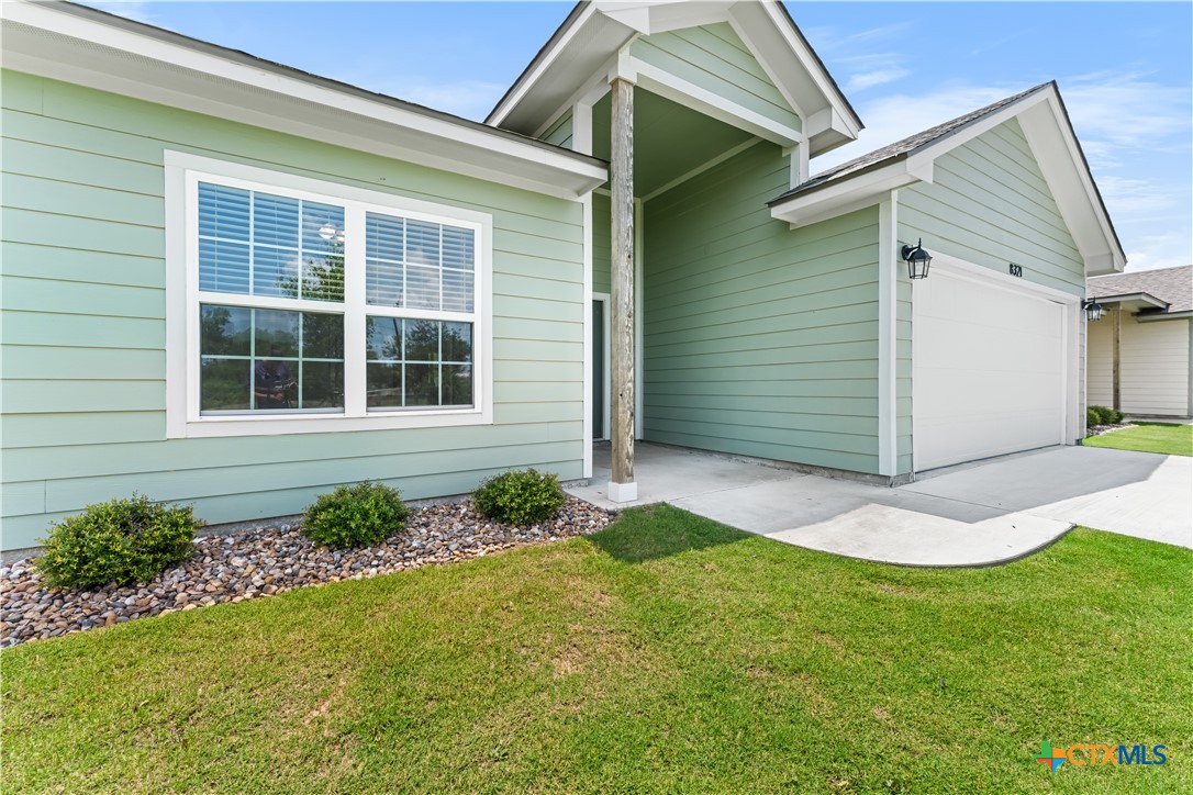 8321 Alabama Avenue Temple, TX 76502 - Photo 8 of 42 Right Front