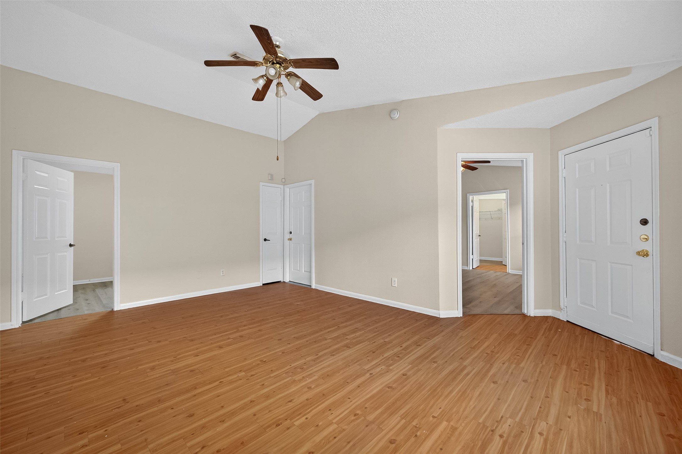 15743 Ridgegate Road Houston, TX 77053 - Photo 2 of 13