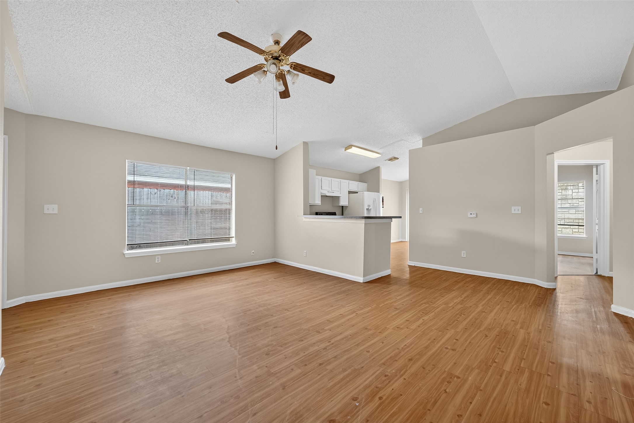 15743 Ridgegate Road Houston, TX 77053 - Photo 3 of 13