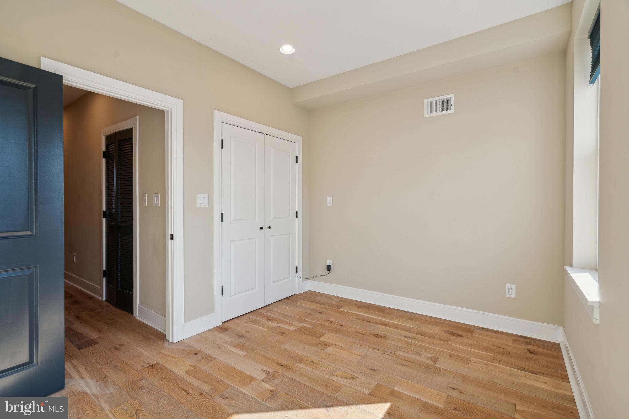 518 Mercy Street Philadelphia, PA 19148 - Photo 31 of 50 Bright and airy blank canvas room.