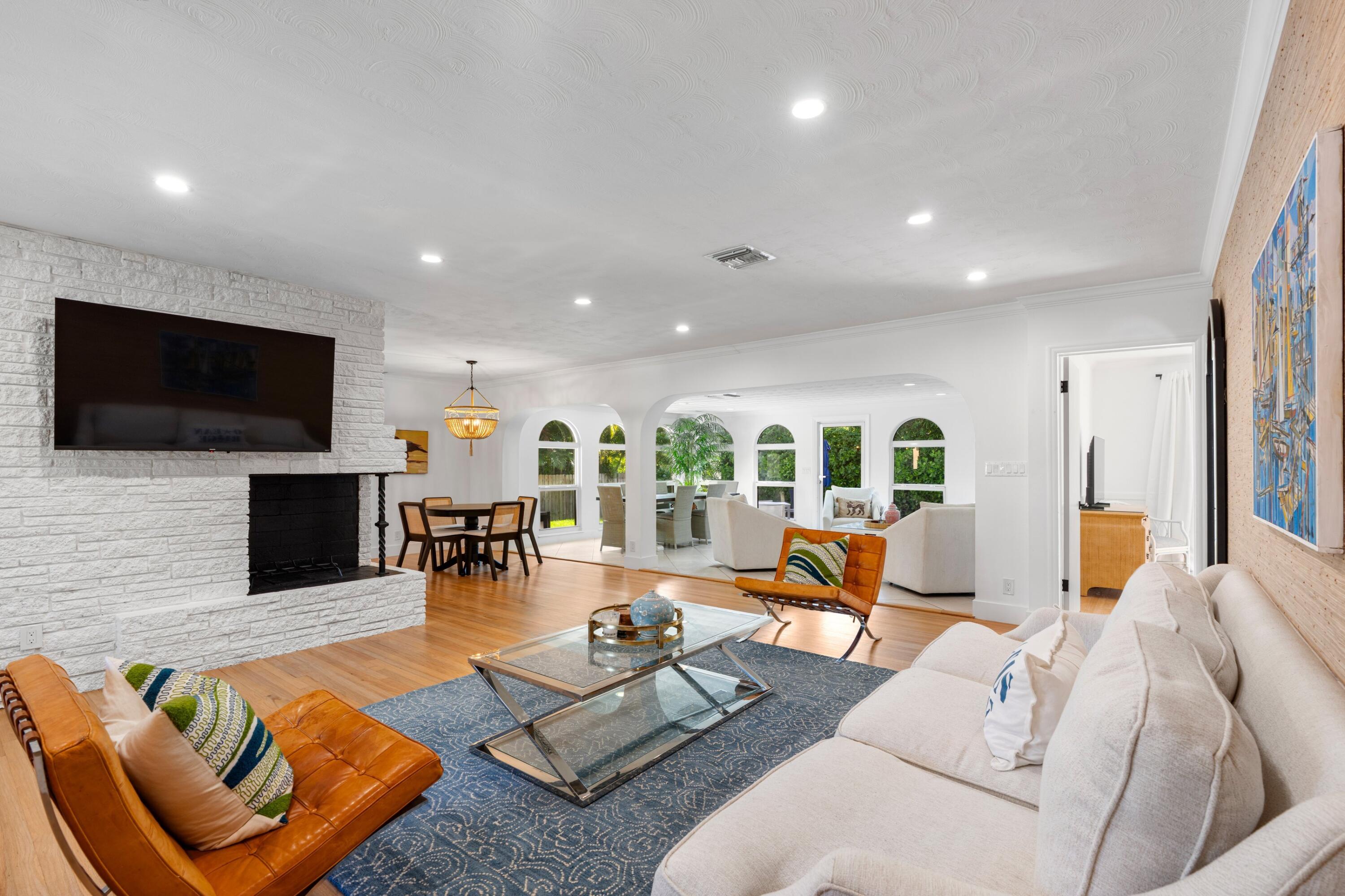 35 Anna Street Ocean Ridge, FL 33435 - Photo 8 of 75 Living Room