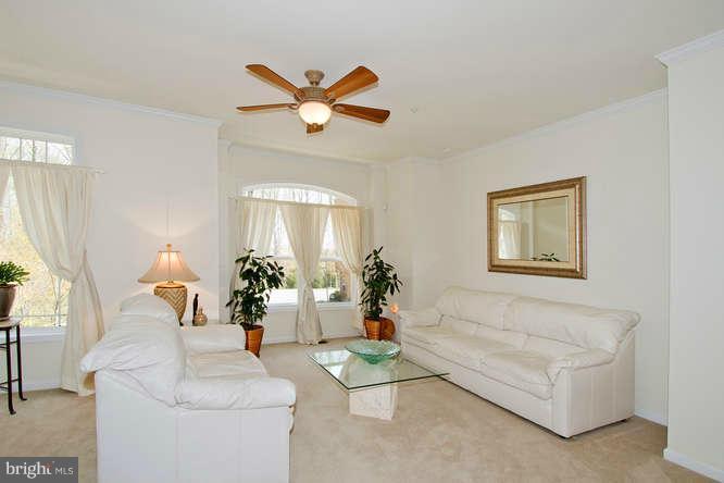10207 Brighton Ridge Way, Unit 90 Columbia, MD 21044 - Photo 15 of 30 LIVING ROOM