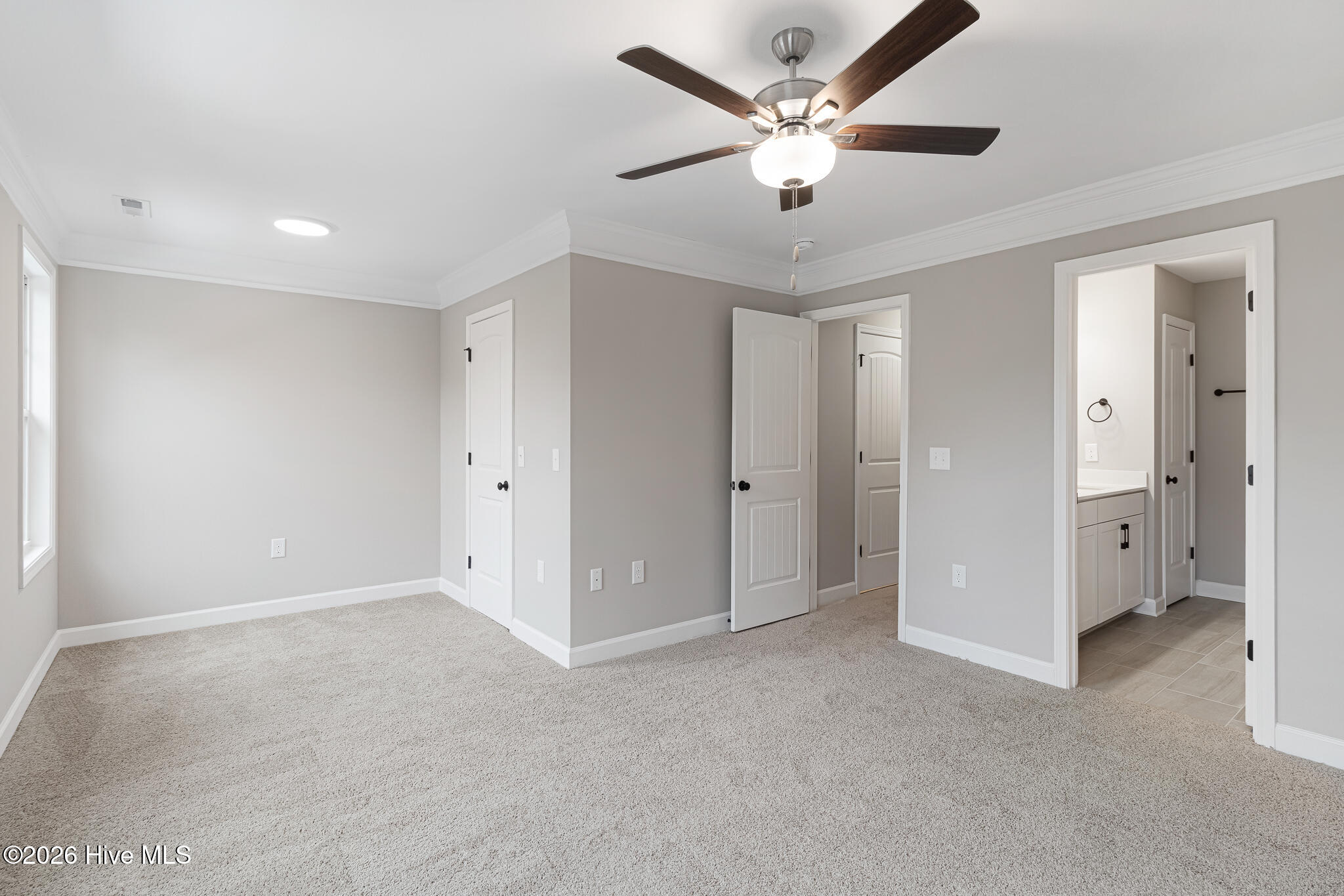 232 Cline Way, Unit 129 Beaufort, NC 28516 - Photo 16 of 37 Primary Bedroom