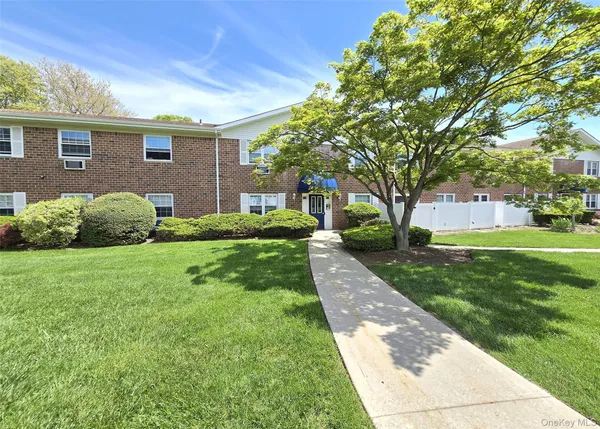 $215,000 | 460 Old Town Road, Unit 3K, Port Jefferson Station, NY 11776