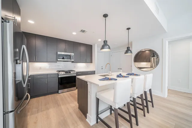 $4,995 | 418 Palisade Avenue, Unit 301, Jersey City, NJ 07307