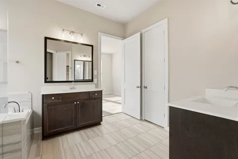 $385,000 | 1227 Carswell Grove Drive, Missouri City, TX 77459