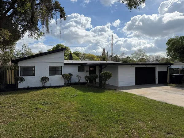 $369,900 | 4235 Edgewater Drive, Orlando, FL 32804