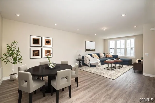 $575,900 | 1347 West Gtwy Heights, Unit 53603, Richmond Heights, MO 63144