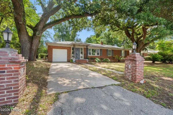 $2,400 | 1703 State Rd S-7-202, Beaufort, SC 29902