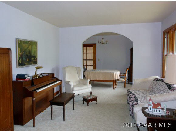 220 Henkel Road Waynesboro, VA 22980 - Photo 6 of 12 a living room with furniture