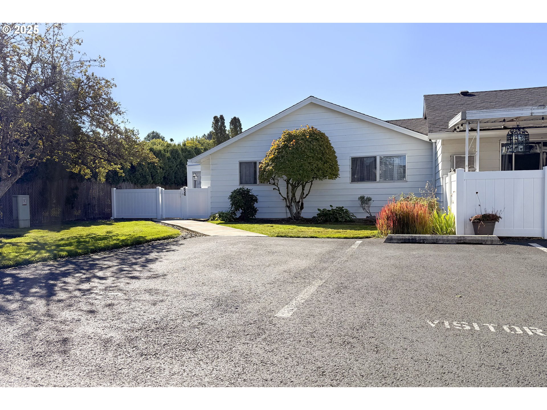 626 Northeast Fleming Avenue, Unit B63 Gresham, OR 97030 - Photo 33 of 45 a view of a house with backyard and swimming pool