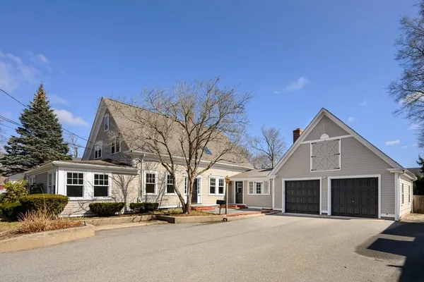$1,299,000 | 498-500 Main Street, Hingham, MA 02043