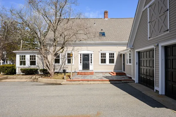 $1,299,000 | 498-500 Main Street, Hingham, MA 02043