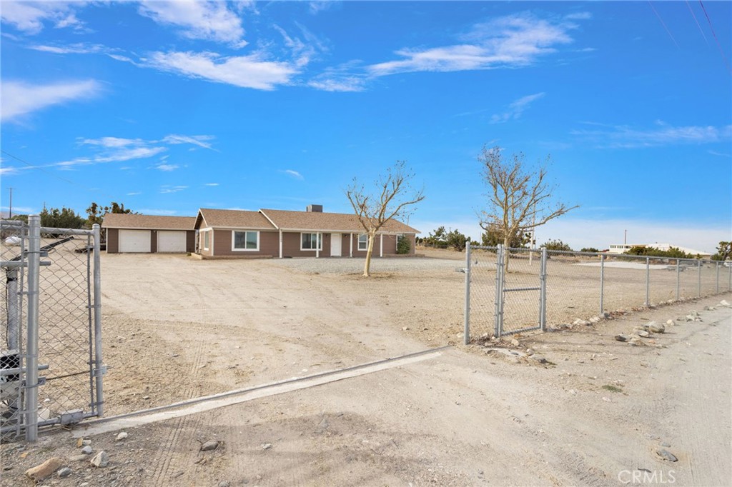 10088 Beekley Road Phelan, CA 92371 - Photo 5 of 36