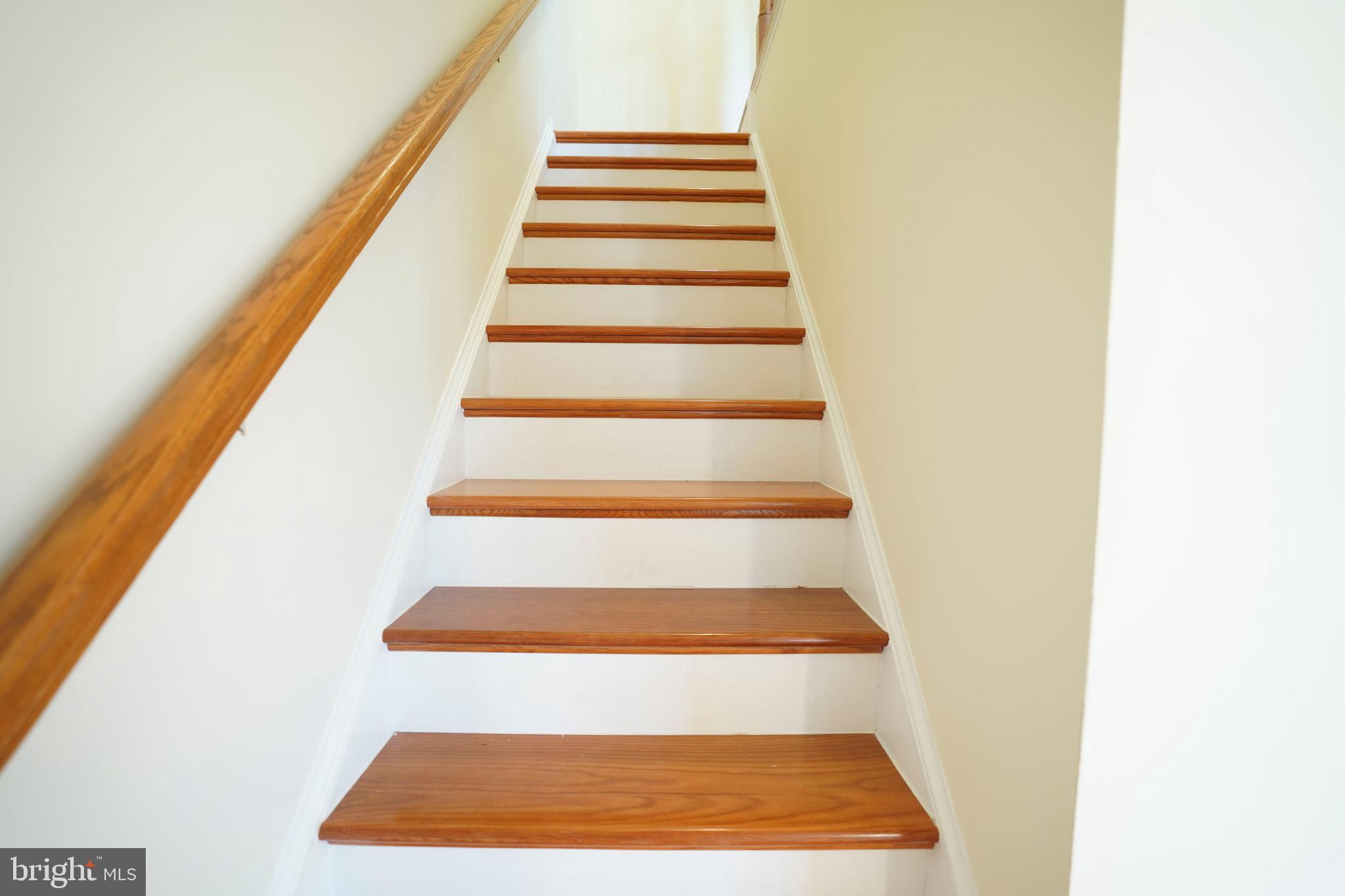 6903 Compton Lane Centreville, VA 20121 - Photo 16 of 35 a view of entryway