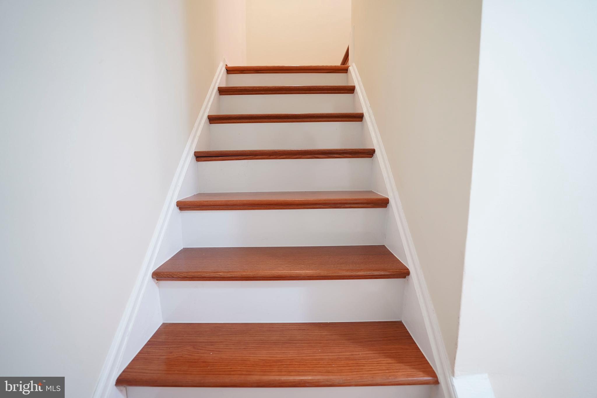 6903 Compton Lane Centreville, VA 20121 - Photo 24 of 35 a view of entryway