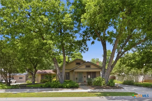 $2,700 | 1120 Hopkins Street, San Marcos, TX 78666