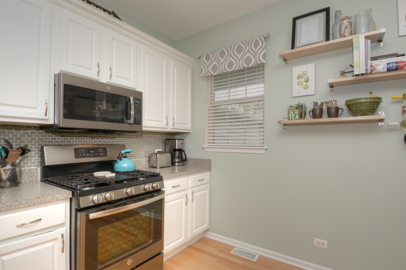 326 Ridge Road, Unit 326 North Aurora, IL 60542 - Photo 8 of 29