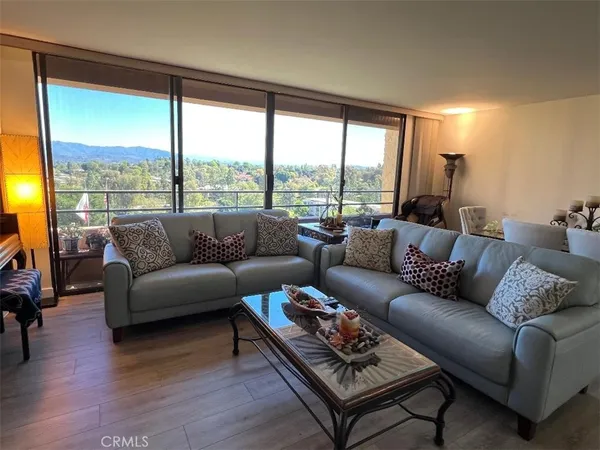 $3,950 | 24055 Paseo Del Lago, Unit 960, Laguna Woods, CA 92637