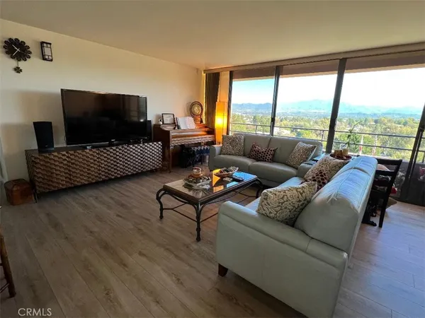 $3,950 | 24055 Paseo Del Lago, Unit 960, Laguna Woods, CA 92637