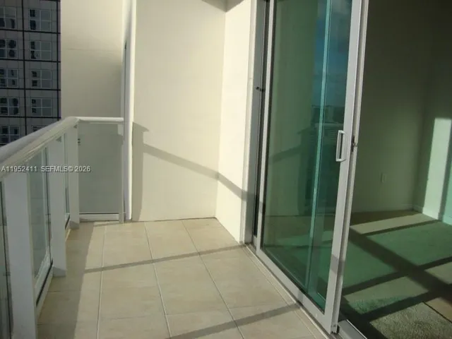 $2,575 | 300 South Biscayne Boulevard, Unit T3009, Miami, FL 33131