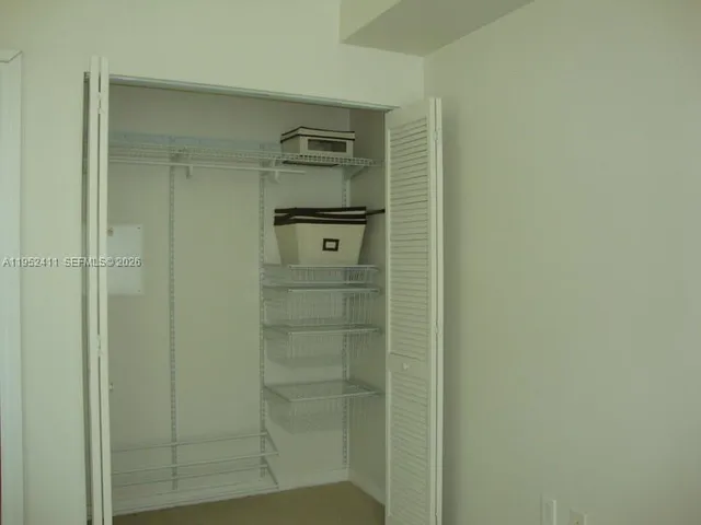 $2,575 | 300 South Biscayne Boulevard, Unit T3009, Miami, FL 33131