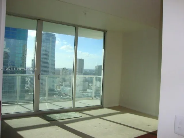 $2,575 | 300 South Biscayne Boulevard, Unit T3009, Miami, FL 33131