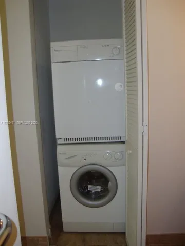 $2,575 | 300 South Biscayne Boulevard, Unit T3009, Miami, FL 33131