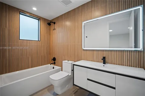 $2,795,000 | 2962 West Trade Avenue, Coconut Grove, FL 33133