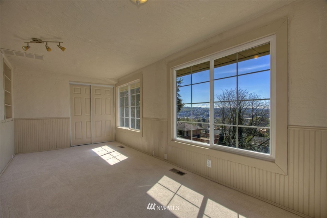 420 Southwest Langston Place Renton, WA 98057 - Photo 14 of 22