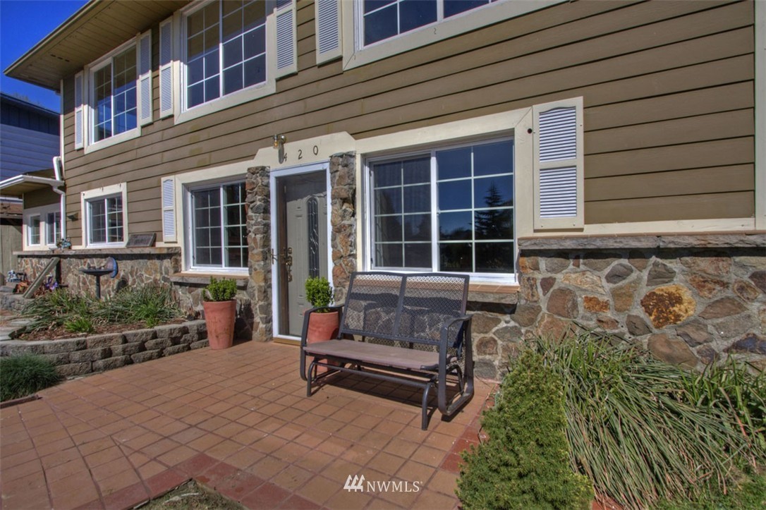 420 Southwest Langston Place Renton, WA 98057 - Photo 4 of 22