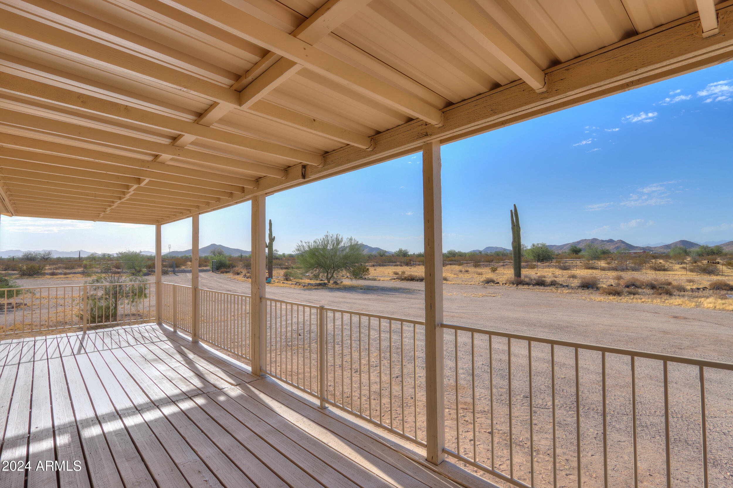 5045 North Arabian Road Maricopa, AZ 85139 - Photo 3 of 45 15