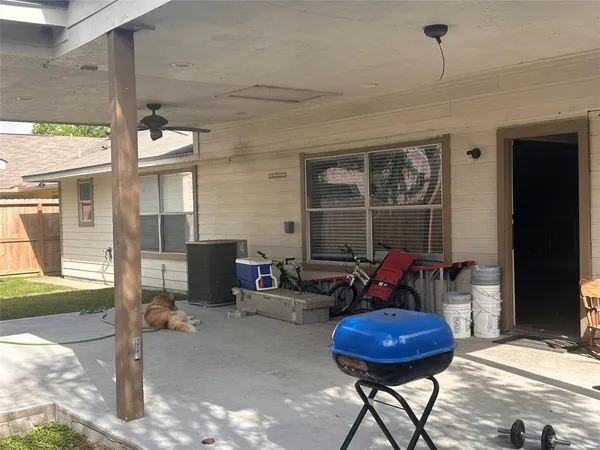 $2,000 | 7811 Fall Glen Drive, Houston, TX 77040