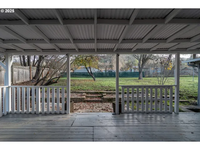 $279,900 | 1551 Northeast Morris Street, Roseburg, OR 97470