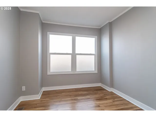 $279,900 | 1551 Northeast Morris Street, Roseburg, OR 97470