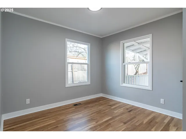 $279,900 | 1551 Northeast Morris Street, Roseburg, OR 97470