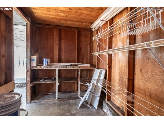 $279,900 | 1551 Northeast Morris Street, Roseburg, OR 97470