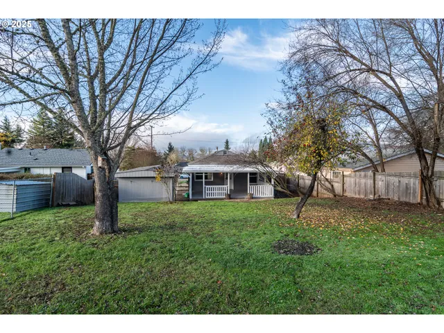 $279,900 | 1551 Northeast Morris Street, Roseburg, OR 97470