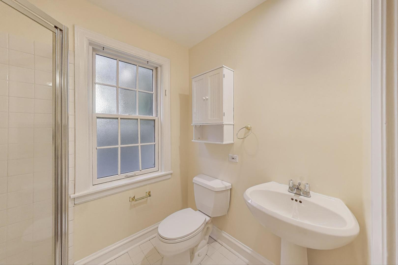 6420 North Navajo Avenue Chicago, IL 60646 - Photo 12 of 25