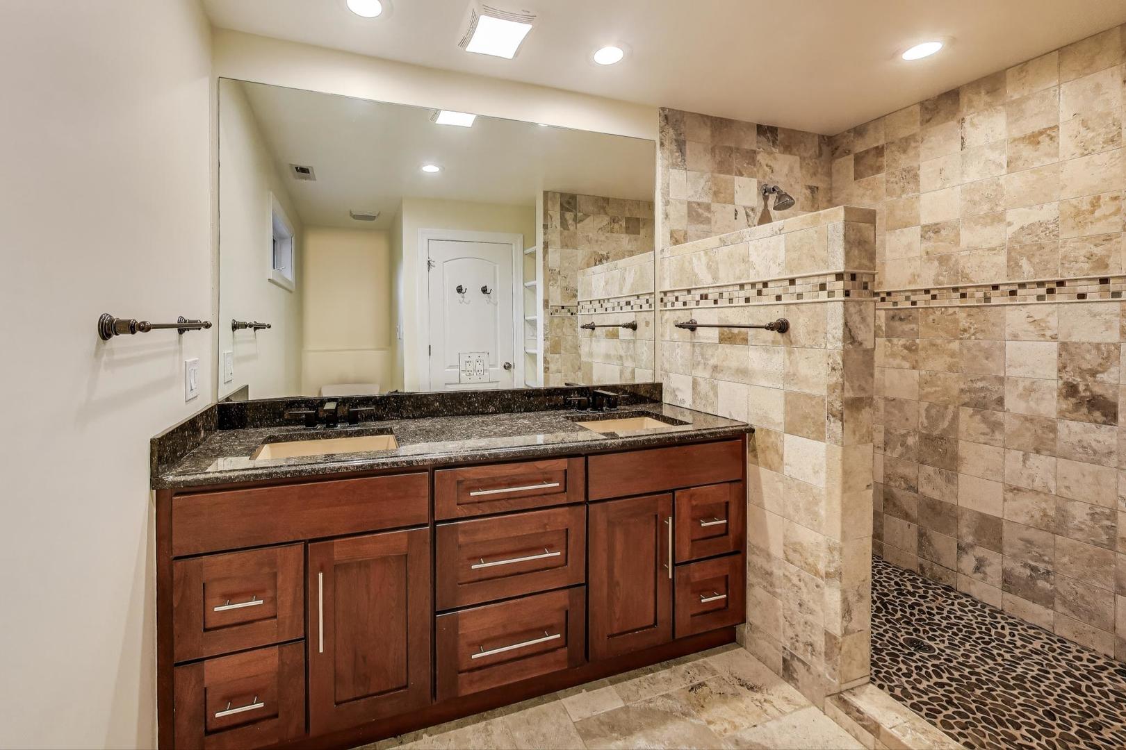 6420 North Navajo Avenue Chicago, IL 60646 - Photo 17 of 25