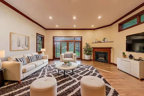 $1,150,000 | 6420 North Navajo Avenue, Chicago, IL 60646