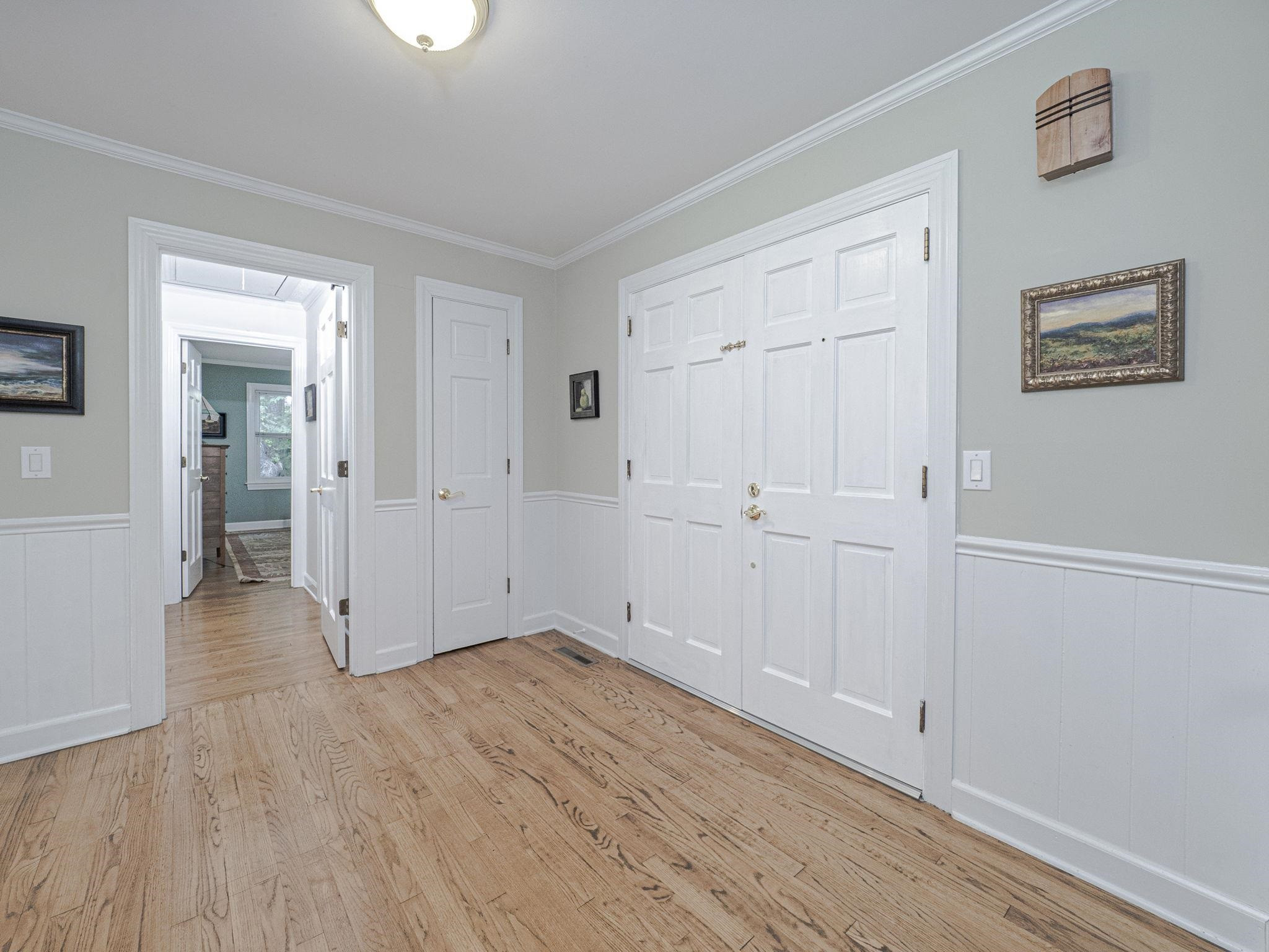 5412 Amsterdam Place Raleigh, NC 27606 - Photo 6 of 27 Photo 6