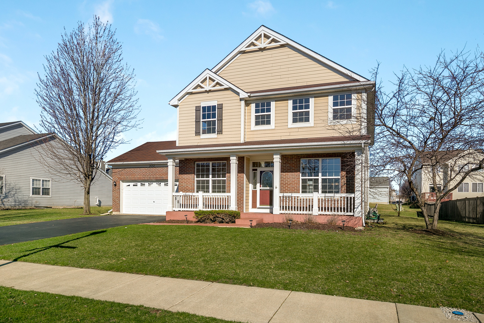 222 Atwell Street Elgin, IL 60124 - Photo 2 of 32