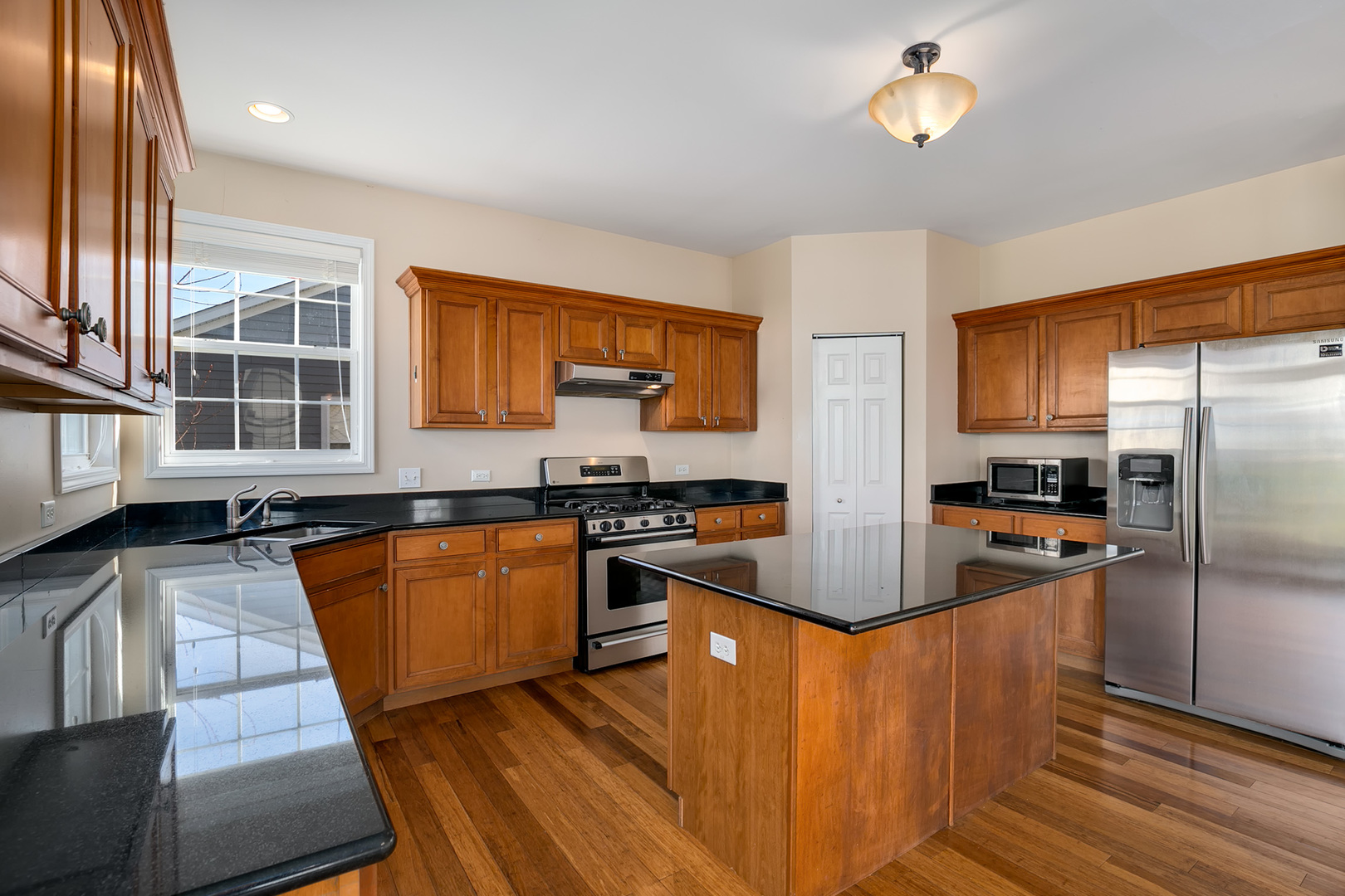 222 Atwell Street Elgin, IL 60124 - Photo 11 of 32
