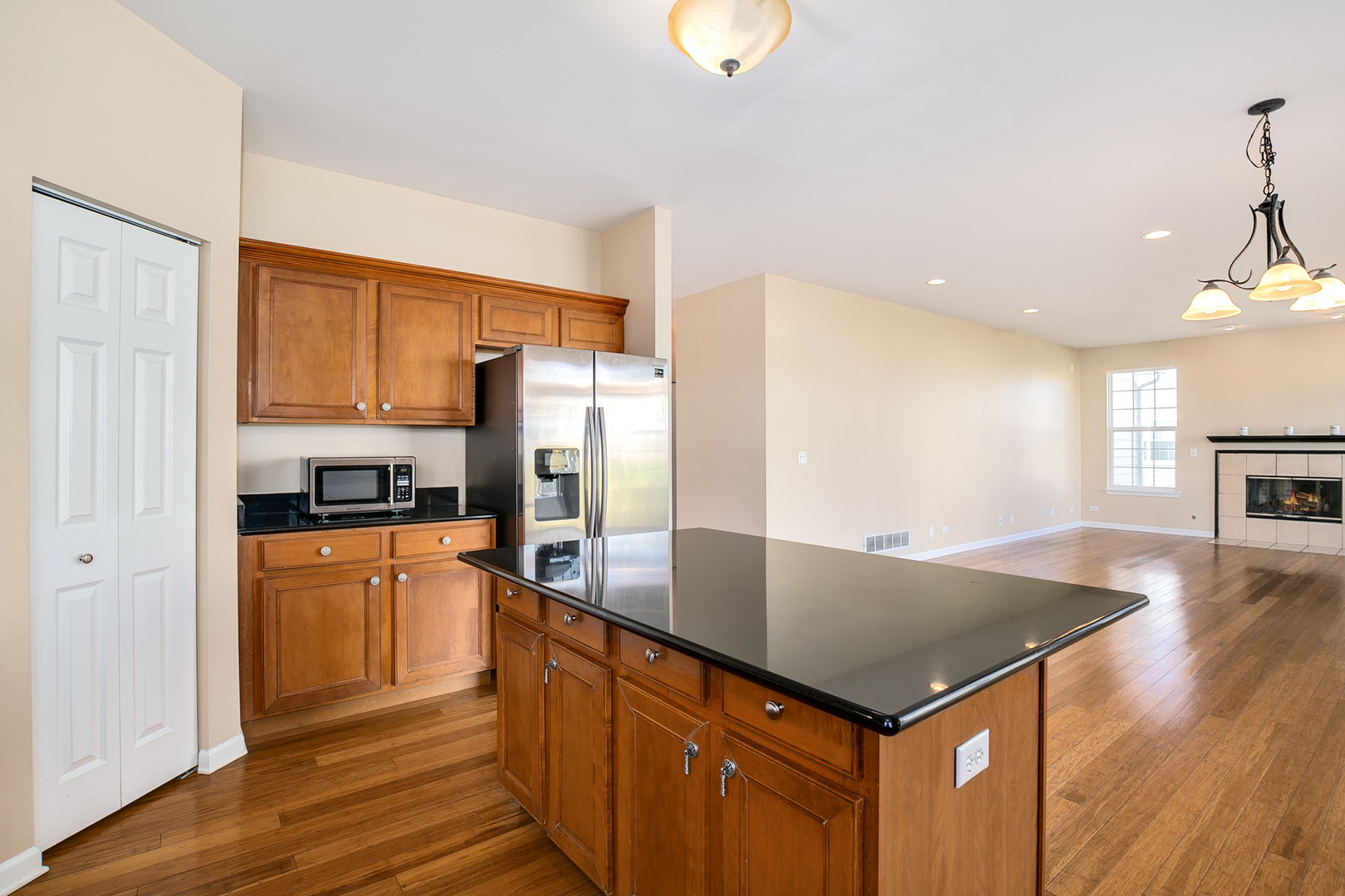 222 Atwell Street Elgin, IL 60124 - Photo 13 of 32