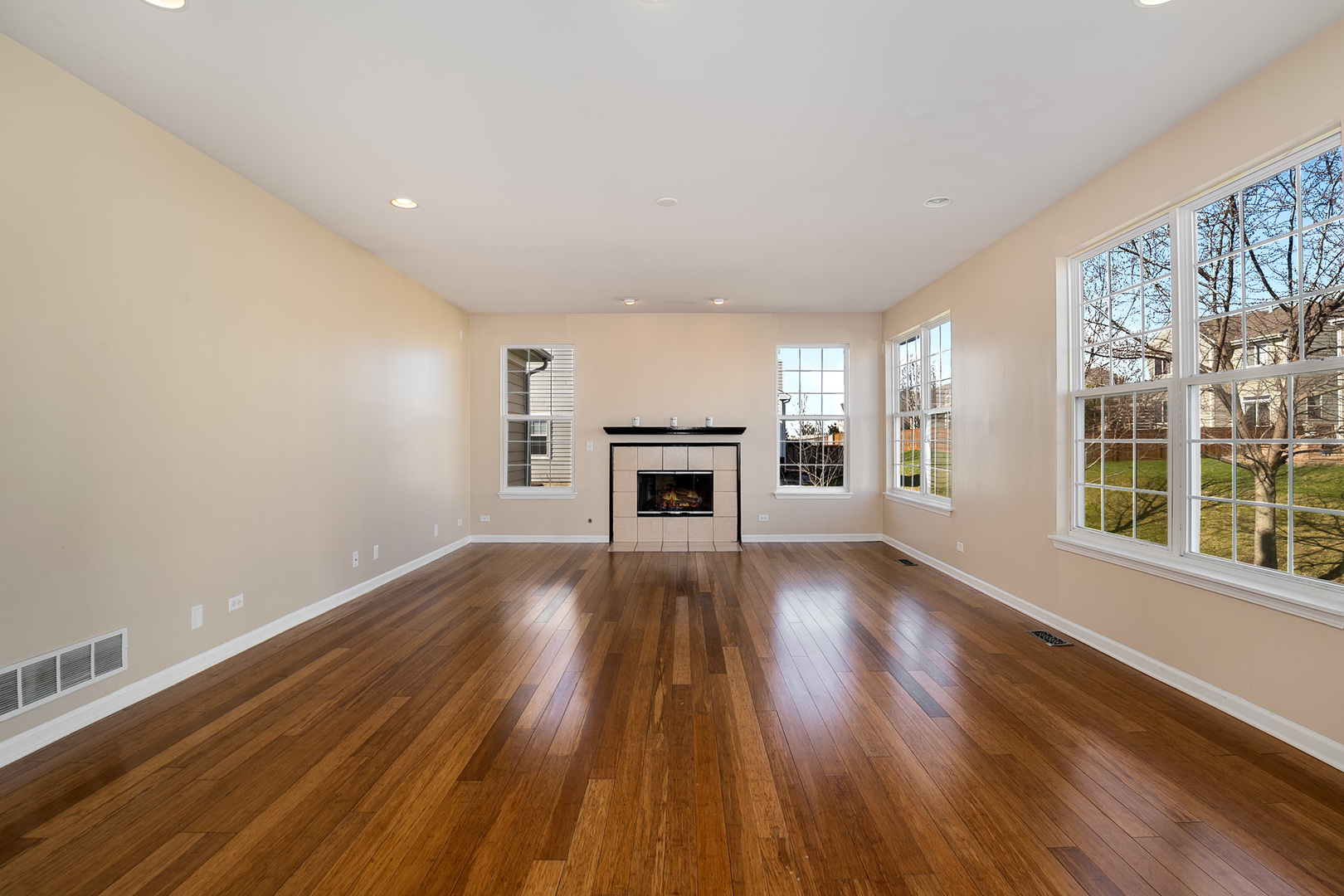 222 Atwell Street Elgin, IL 60124 - Photo 15 of 32