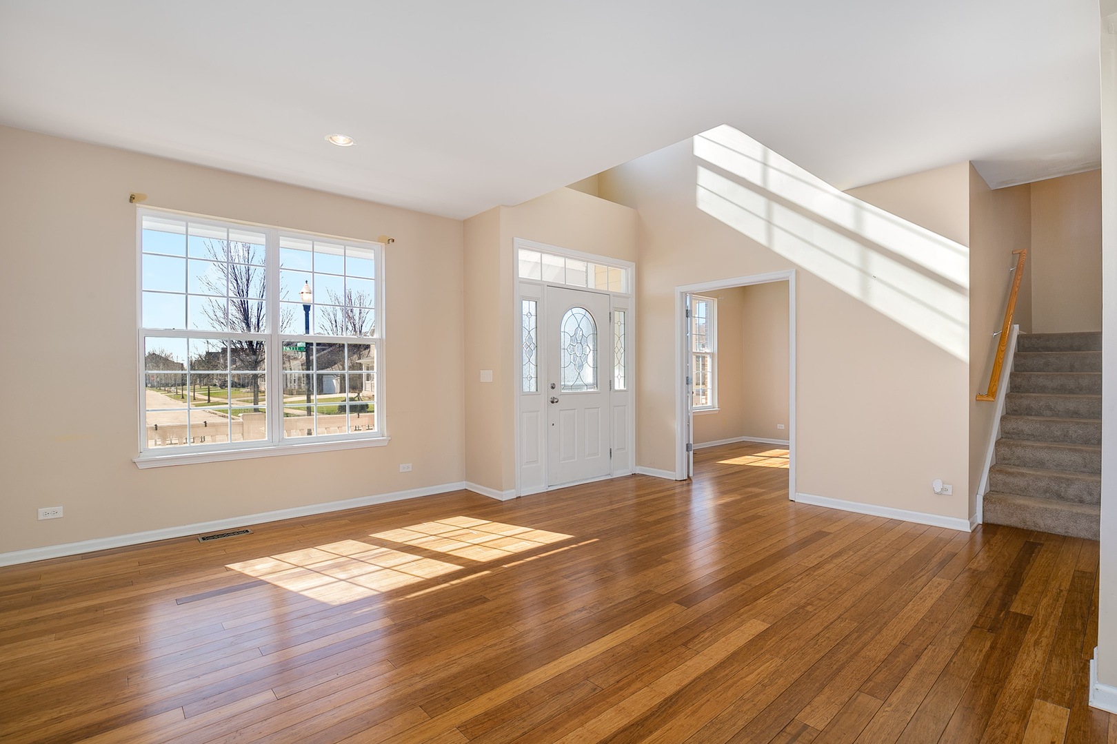 222 Atwell Street Elgin, IL 60124 - Photo 3 of 32