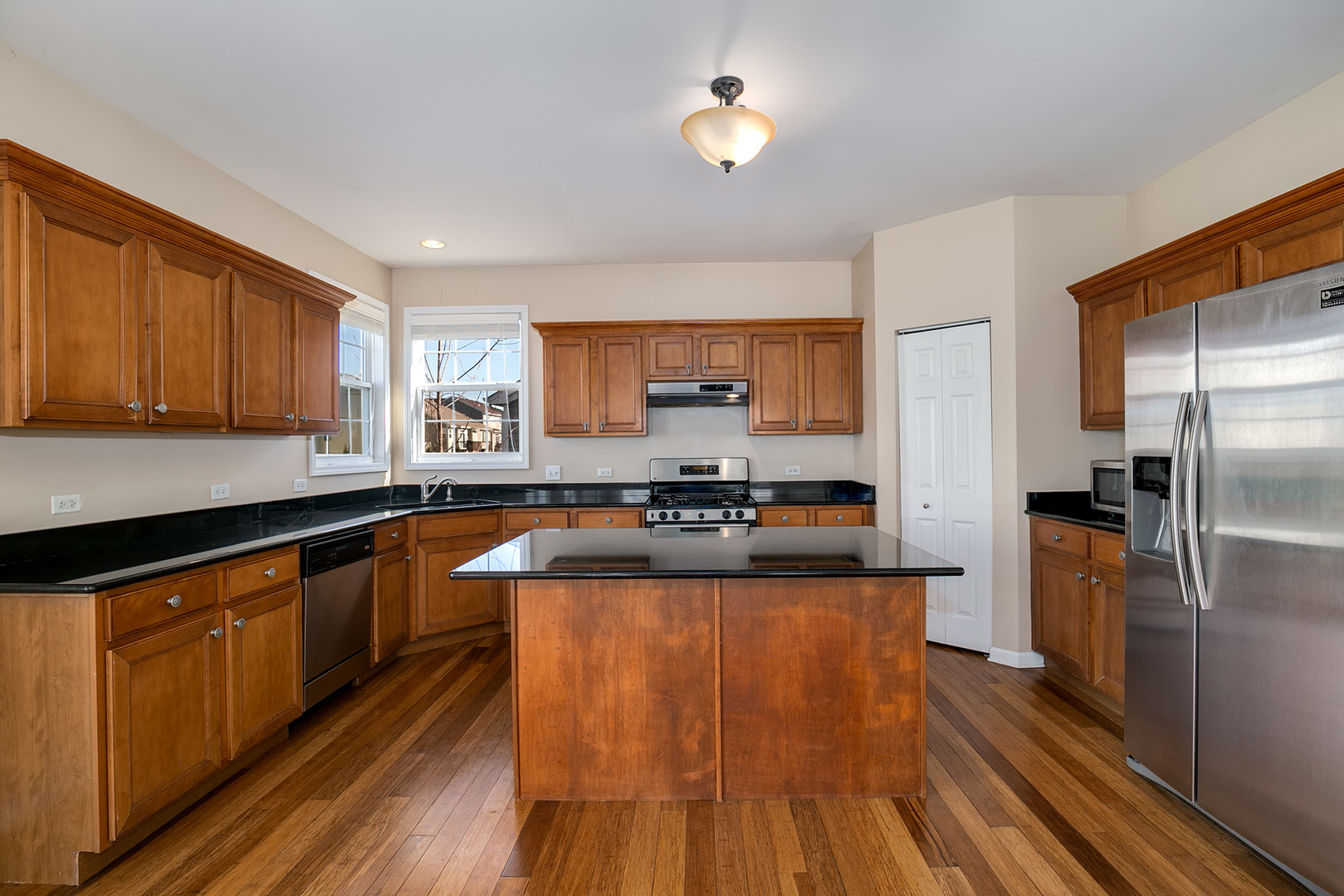 222 Atwell Street Elgin, IL 60124 - Photo 10 of 32