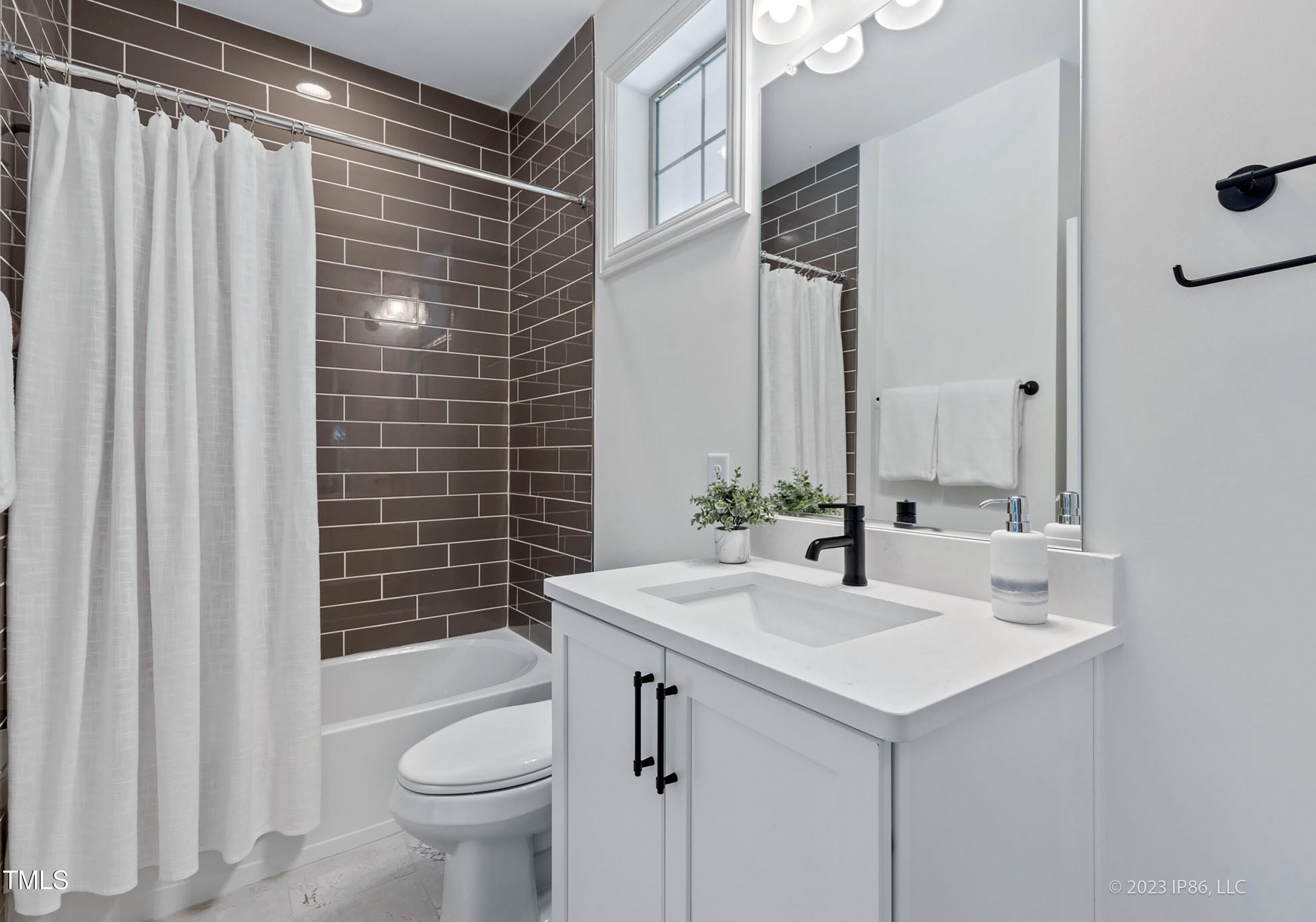 2036 Kingman Road Durham, NC 27713 - Photo 22 of 39 Full Bath