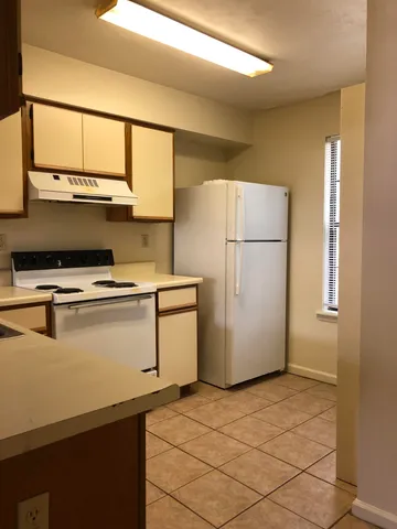 $1,000 | 911 Richmond Street, Tallahassee, FL 32304